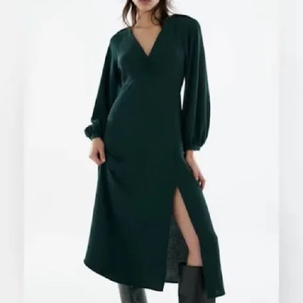 NWT. Zara Dark Green Long Sleeve Dress